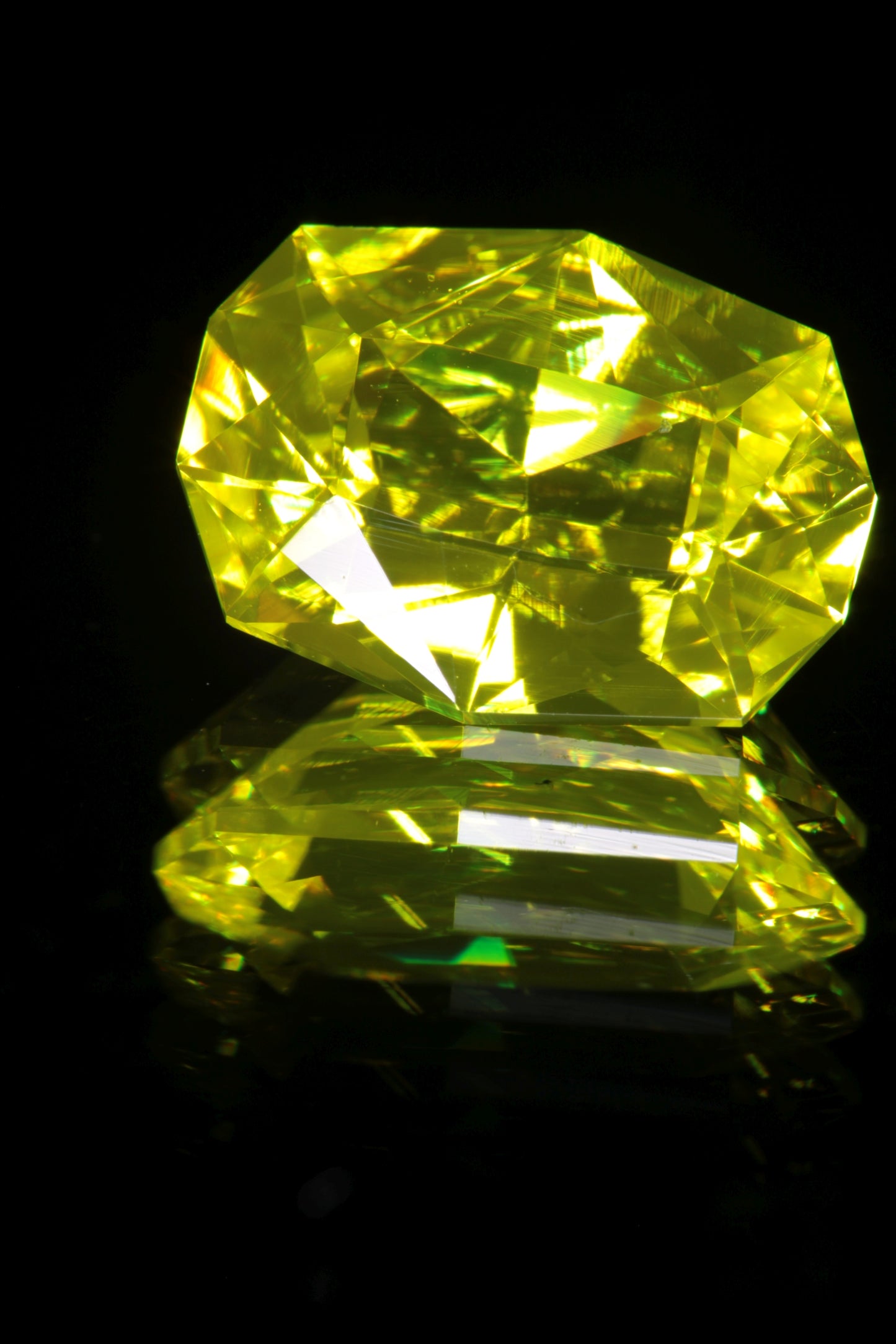 Glow in the Dark GAGG Lumogarnet High Glow Loose Faceted Stones