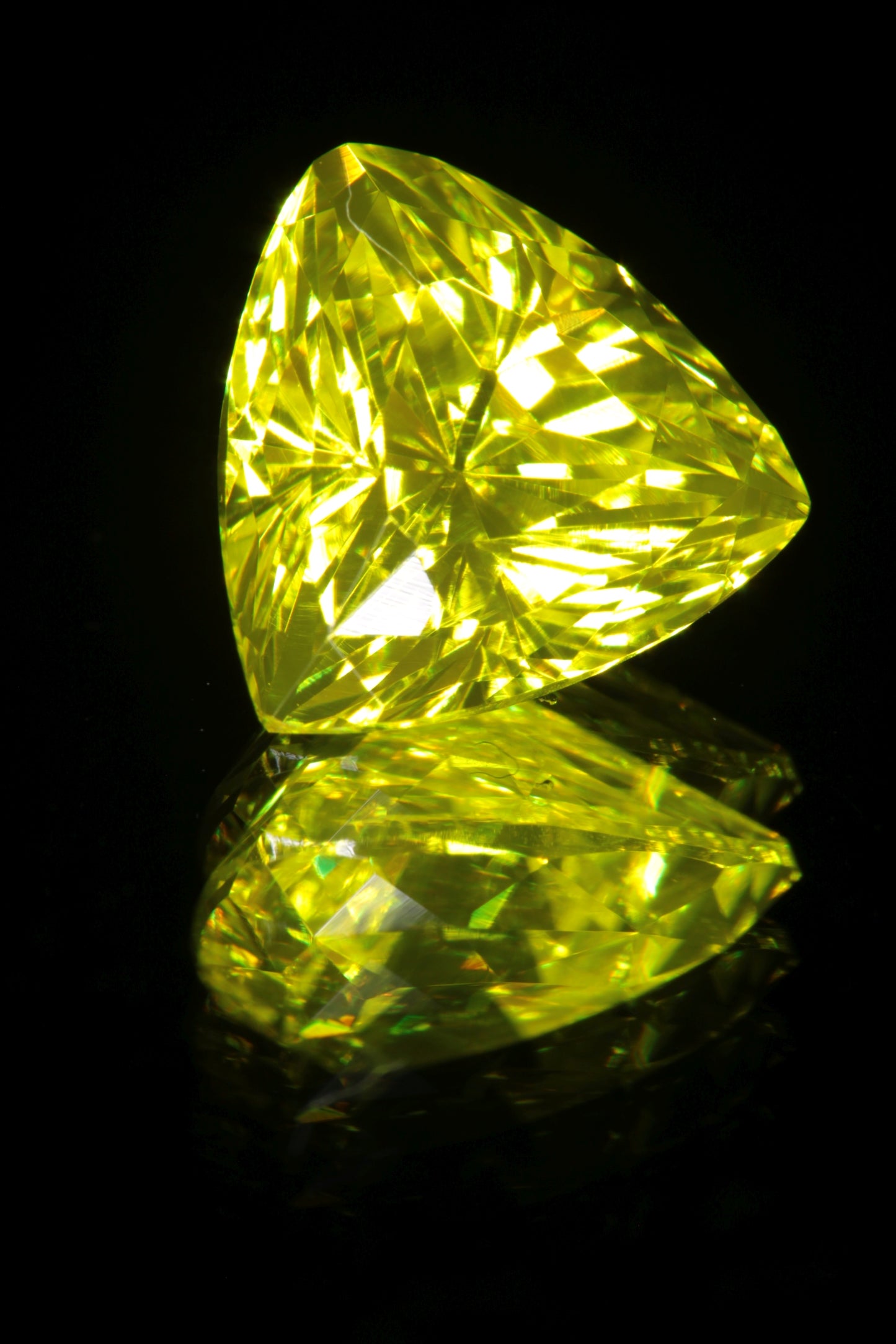 Glow in the Dark GAGG Lumogarnet High Glow Loose Faceted Stones