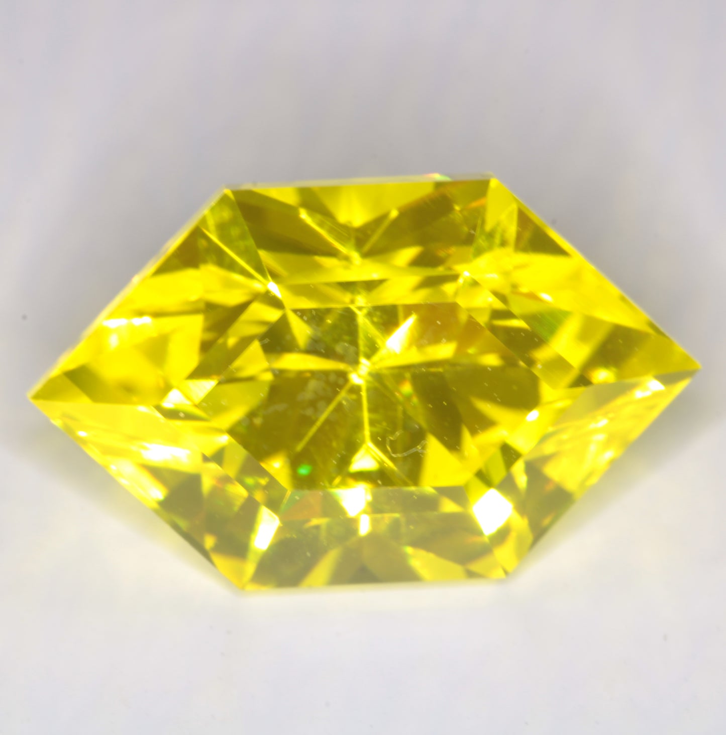 Brilliant Cut Rupee in GAGG Lumogarnet 18ct